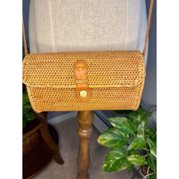 Vintage Bali Rattan and Leather Envelope Crossbody Bag - Picture 4 of 10